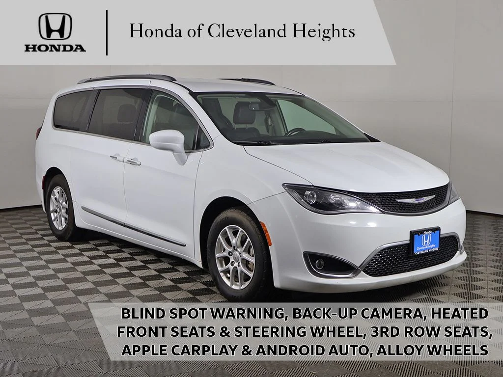 2020 Chrysler Pacifica Touring L's photo