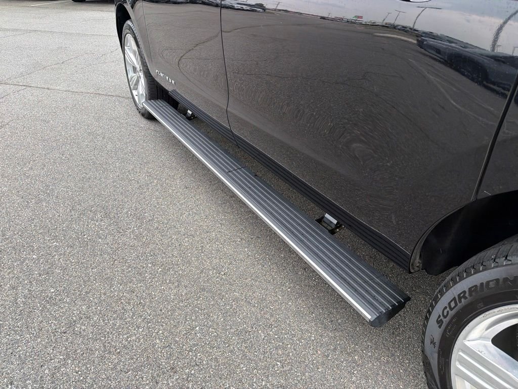 Certified Used 2024 Agate Black Metallic Ford Platinum image 17