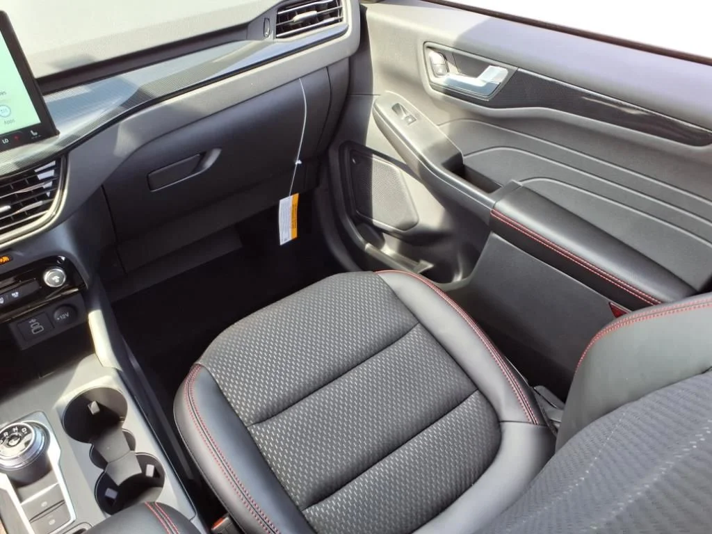 2025 Ford Escape ST-Line - Photo 11