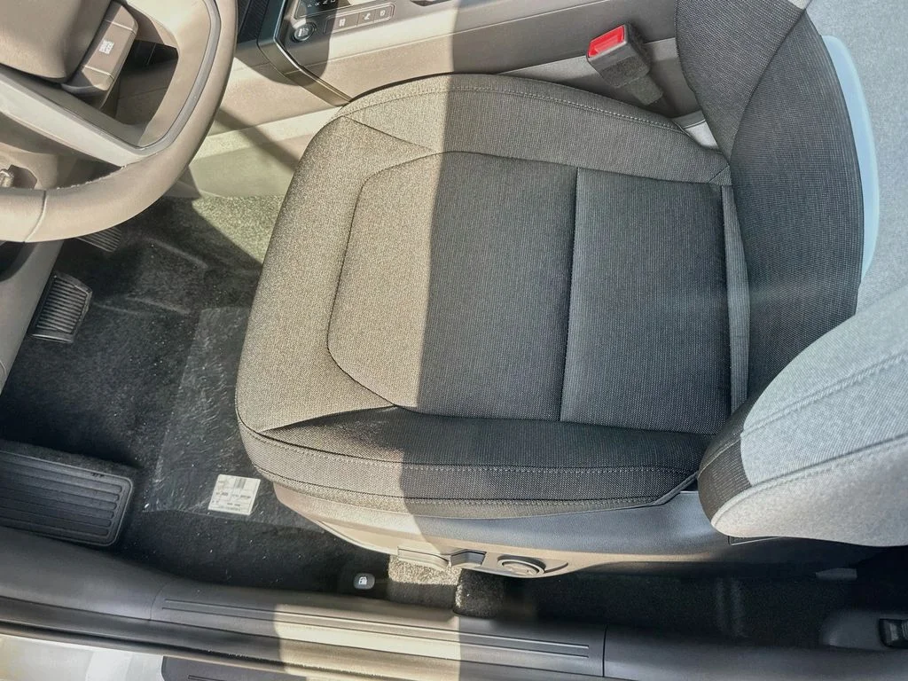 New 2027 Ivory Silver Kia S image 18