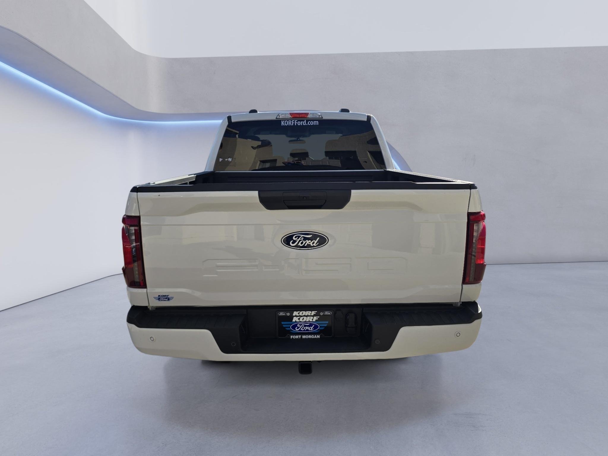 New 2026 Oxford White Ford XLT image 6