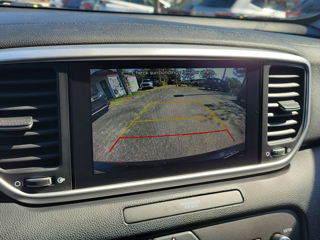 Used 2022 Red Kia LX image 32