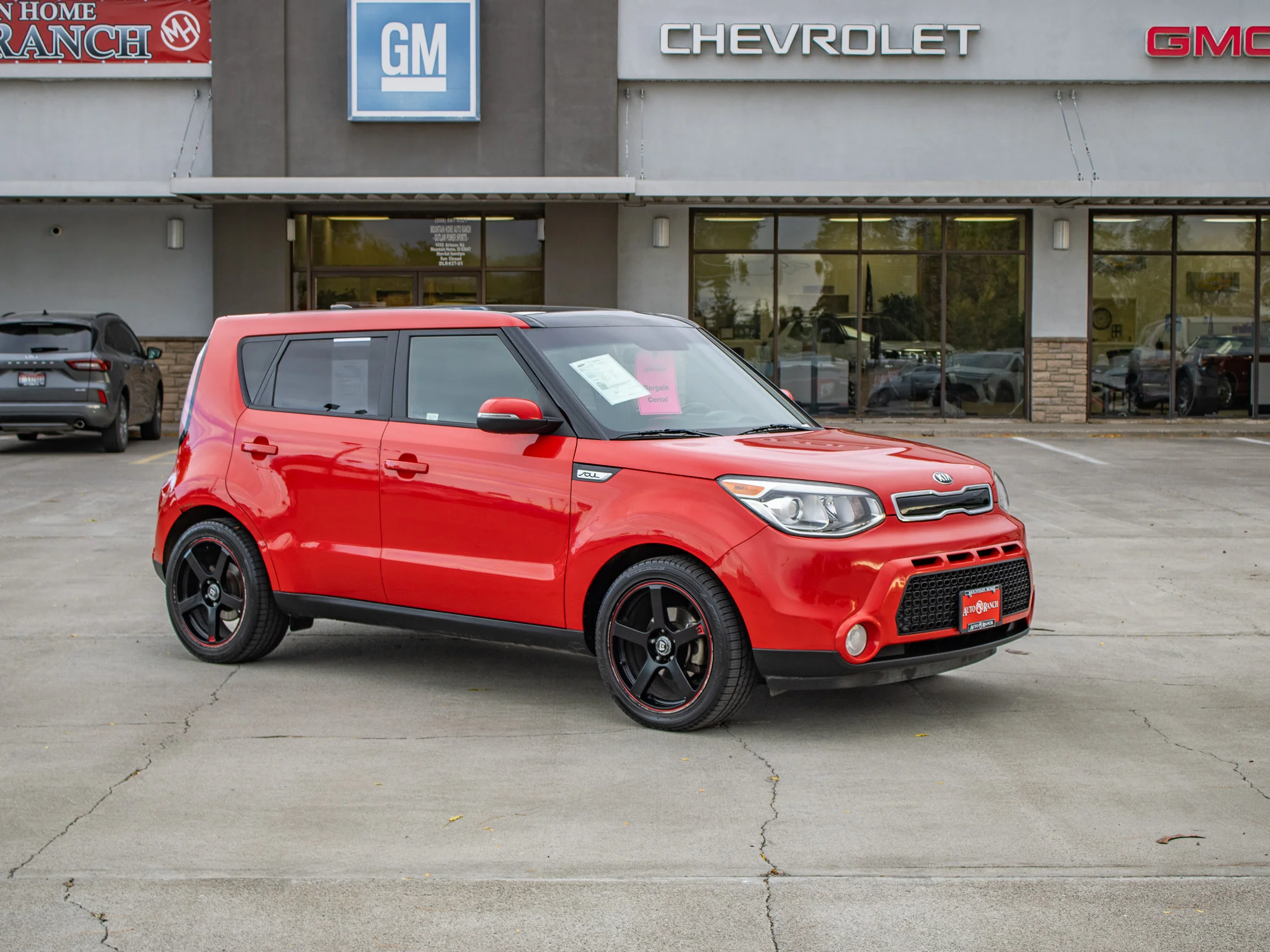 Used 2014 Kia Soul Base with VIN KNDJX3A5XE7704359 for sale in Mountain Home, ID