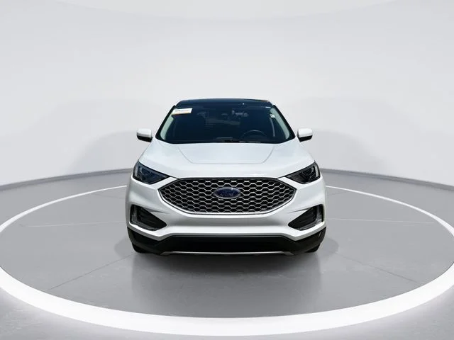 Used 2024 White Ford SEL image 3