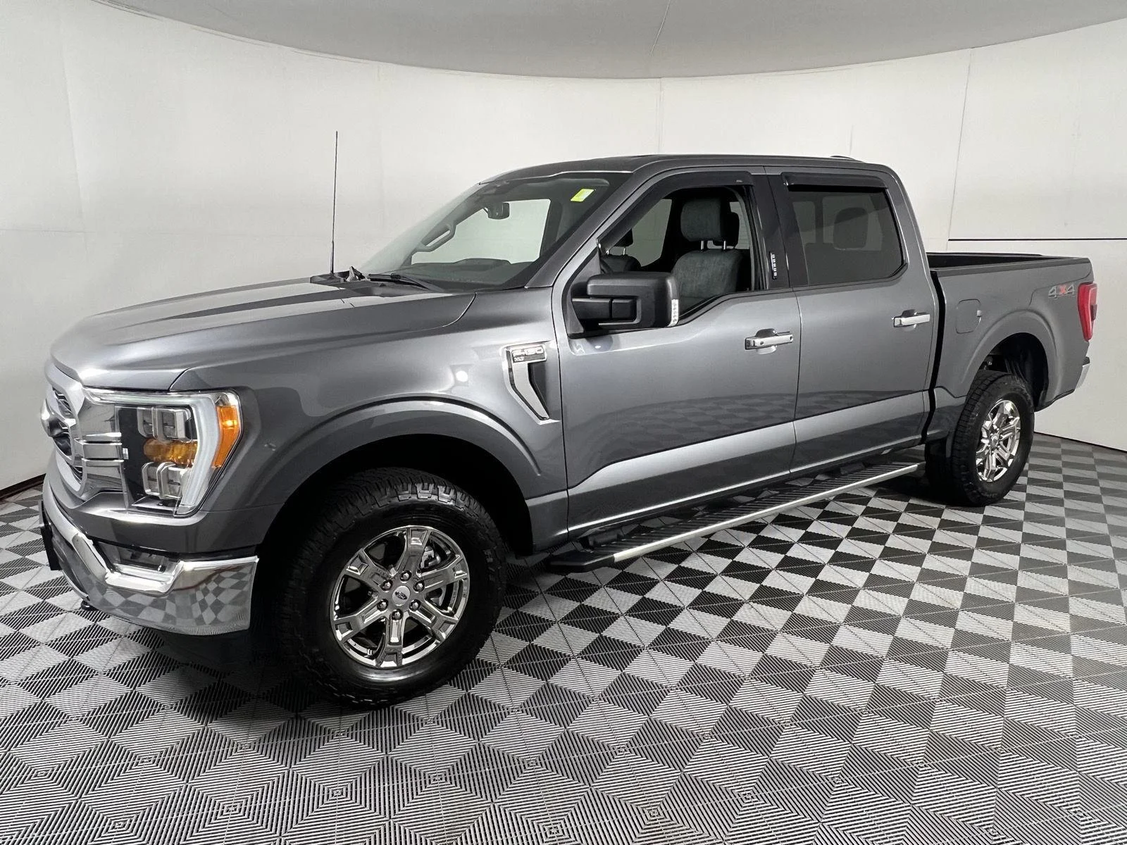 Used 2023 Carbonized Gray Ford XLT image 6