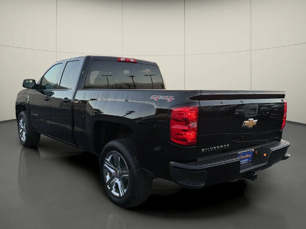 Used 2016 Black Chevrolet Custom image 5