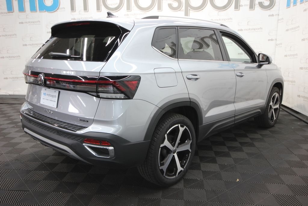 2025 Volkswagen Taos SEL - Photo 11