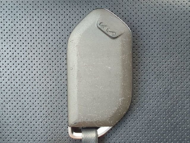 Used 2025 Black Kia S image 38