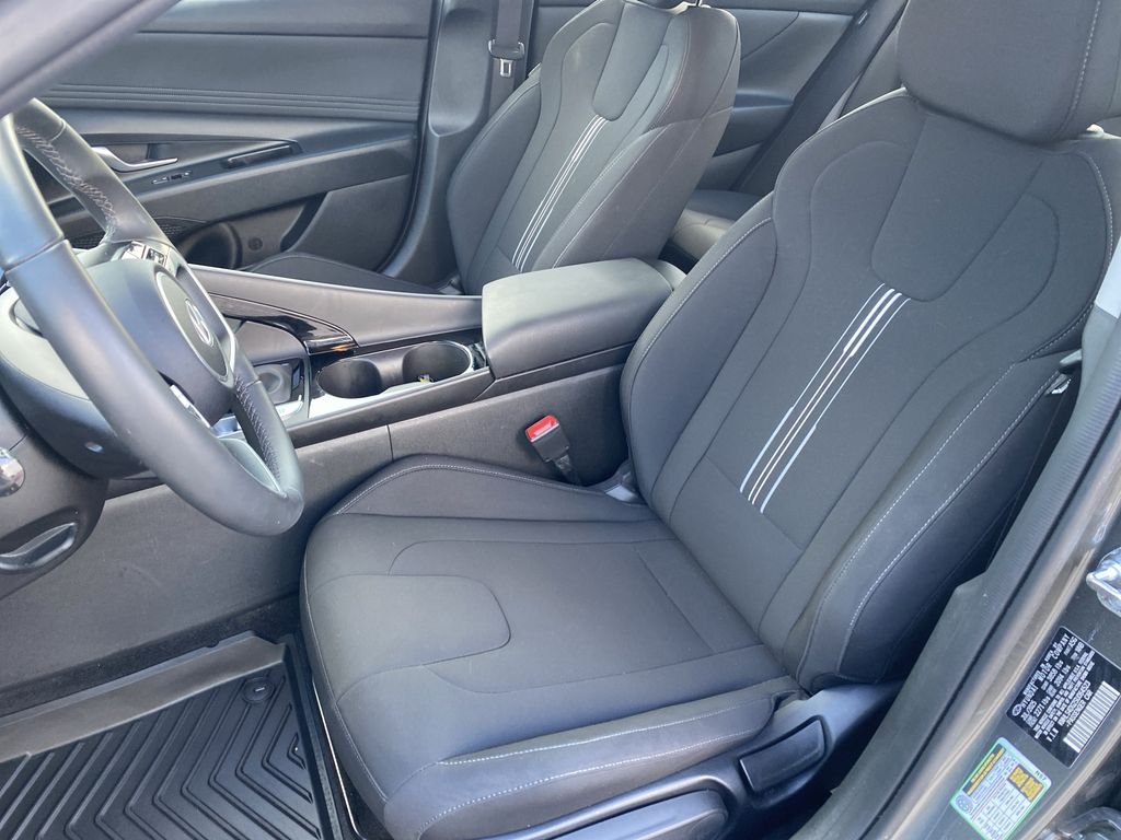 2025 Hyundai Elantra SEL - Photo 11