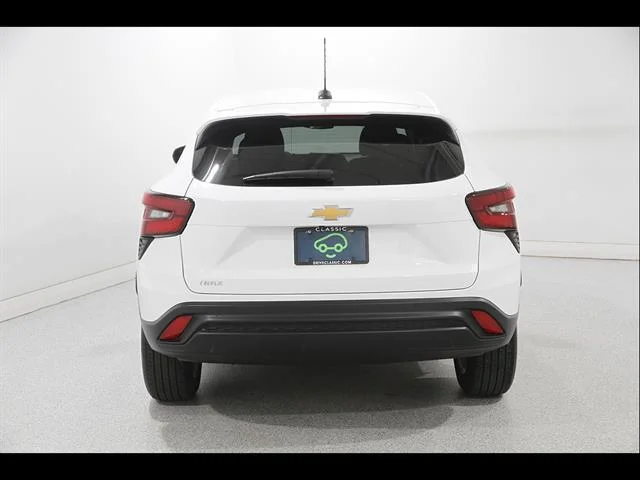 2024 Chevrolet Trax LS - Photo 19