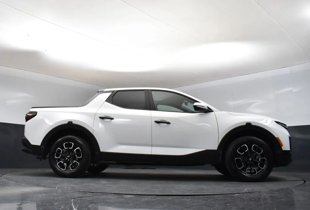 Used 2024 White Hyundai SEL image 33