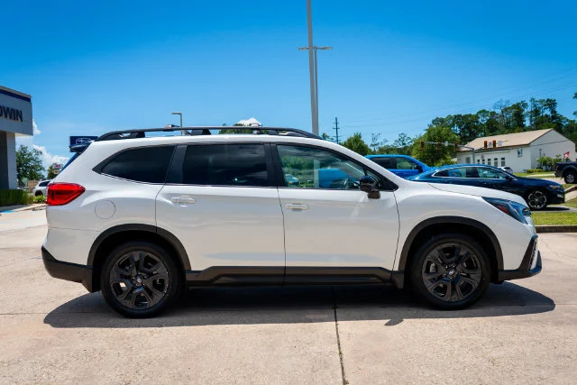 Certified Used 2023 Crystal White Pearl Subaru Onyx Edition Limited image 19
