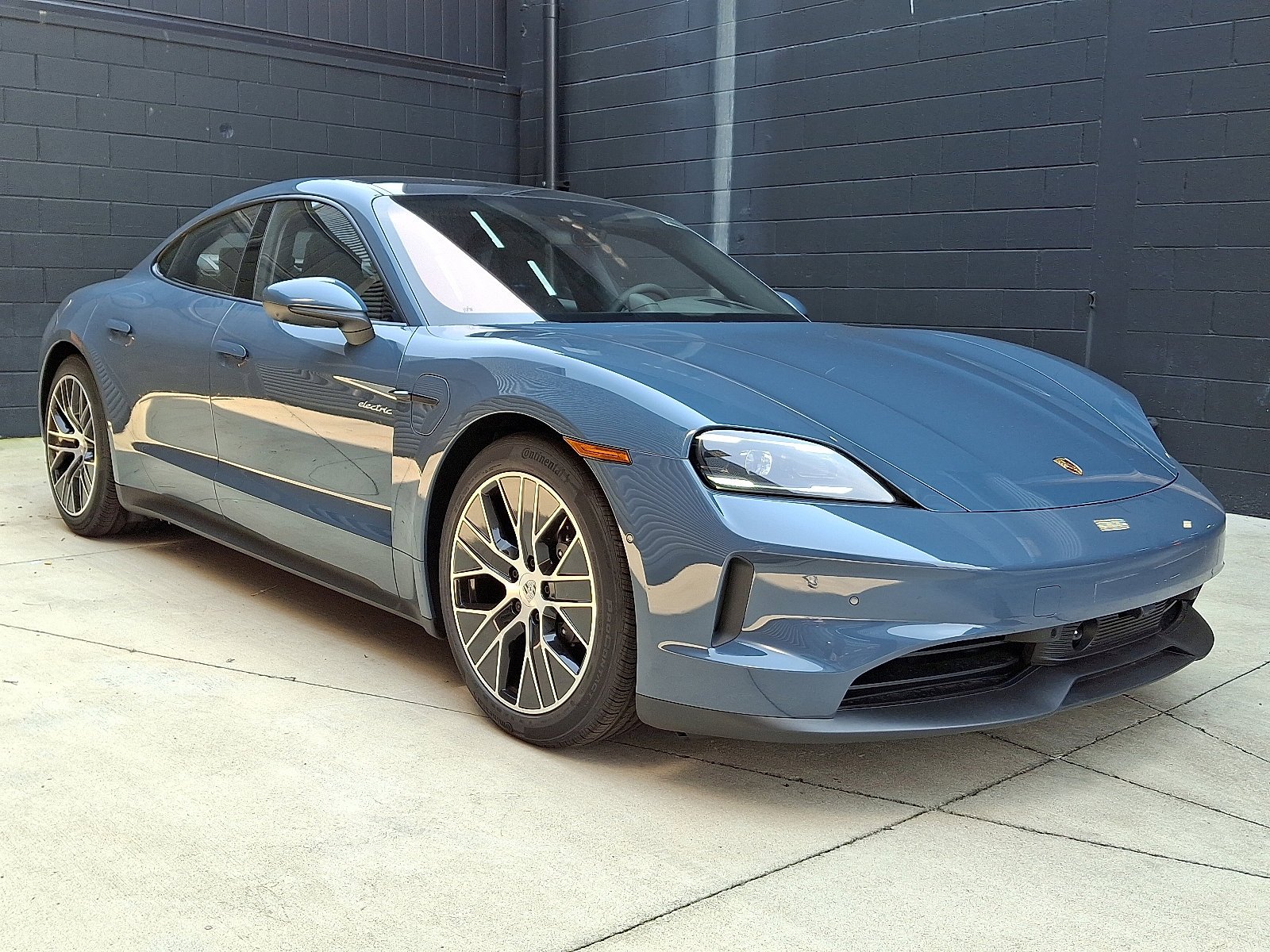 2025 Porsche Taycan Base - Photo 9