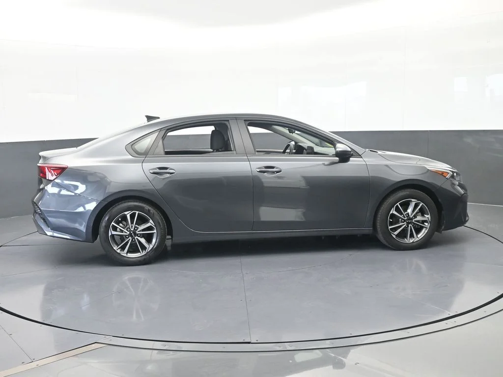 Used 2023 Gravity Gray Kia LXS image 7