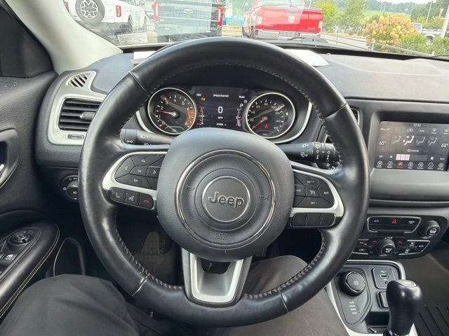 Used 2019 White Jeep Latitude image 16
