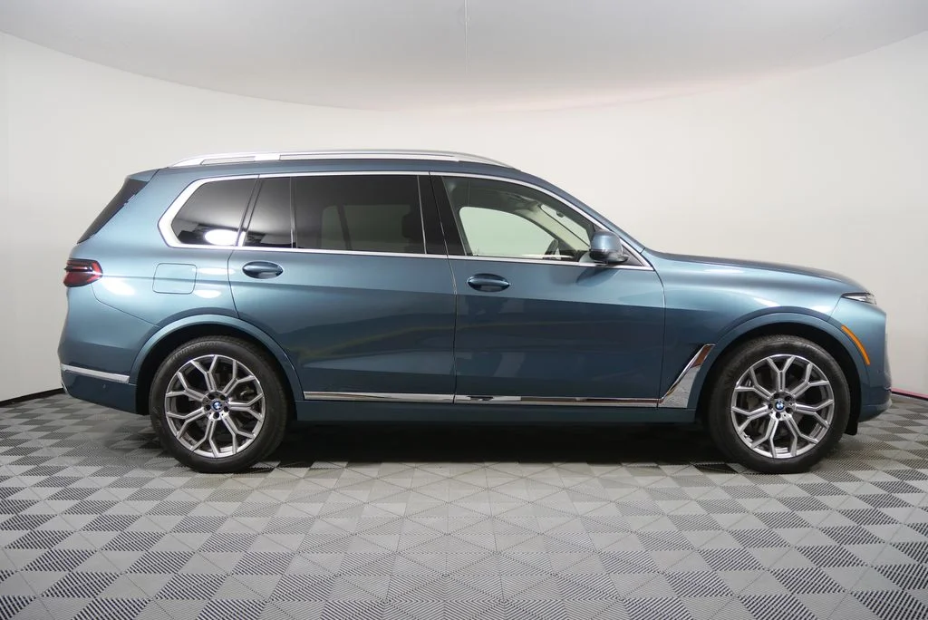 Certified Used 2025 Blue Ridge Mountain Metallic BMW xDrive40i image 2