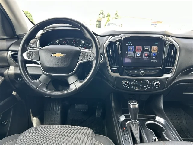 Used 2018 Brown CHEVROLET LT Cloth image 2