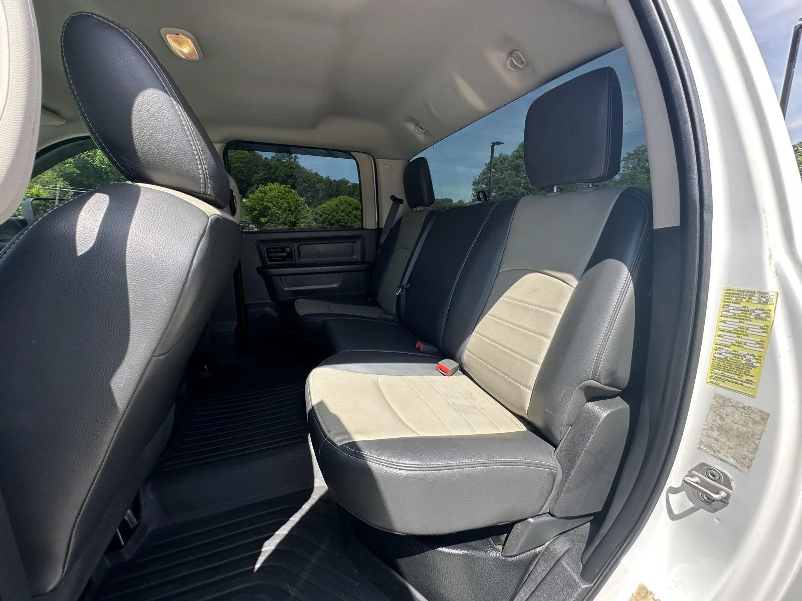 2012 RAM Ram 3500 Chassis Cab ST - Photo 11
