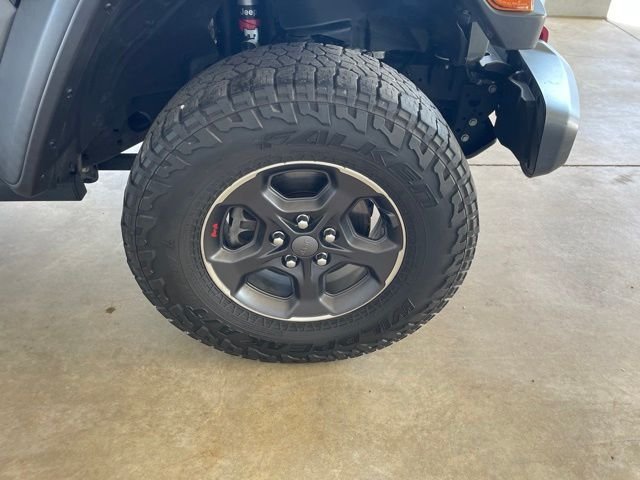 Used 2022 Gray Jeep Rubicon image 6
