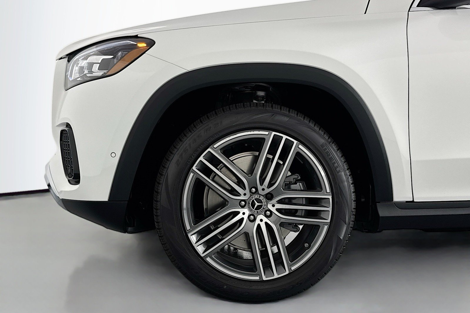 New 2026 Polar White Mercedes-Benz GLS 450 4MATIC® SUV image 10