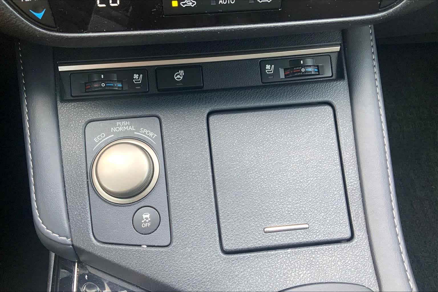 Used 2018 Obsidian Lexus  image 34