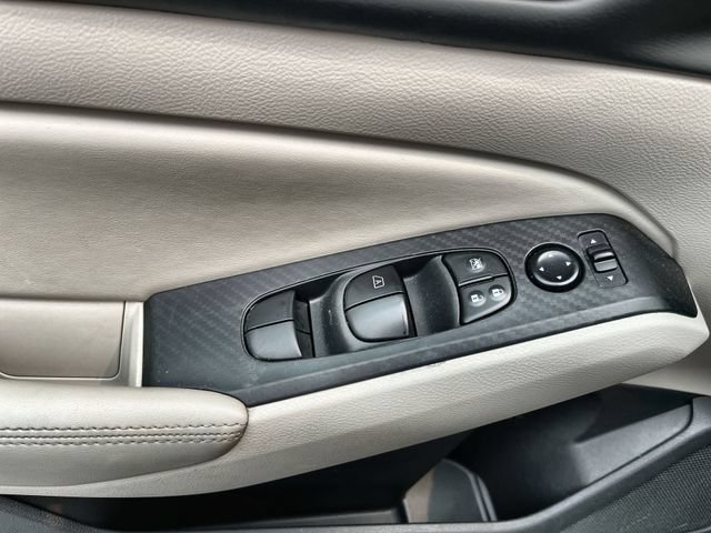 Used 2024  Nissan 2.5 SV image 16