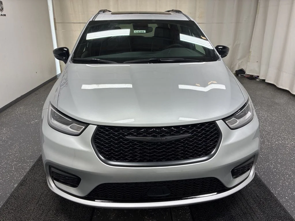 New 2026 Silver Chrysler Limited image 2