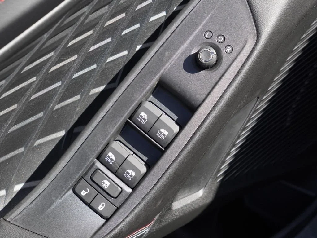 New 2026 Diamond Black Crystal Pearlcoat Dodge R/T Scat Pack image 13