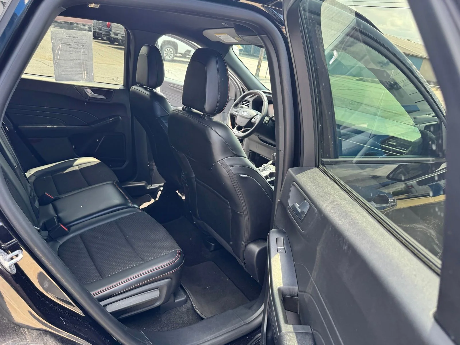 2025 Ford Escape ST-Line Select - Photo 23