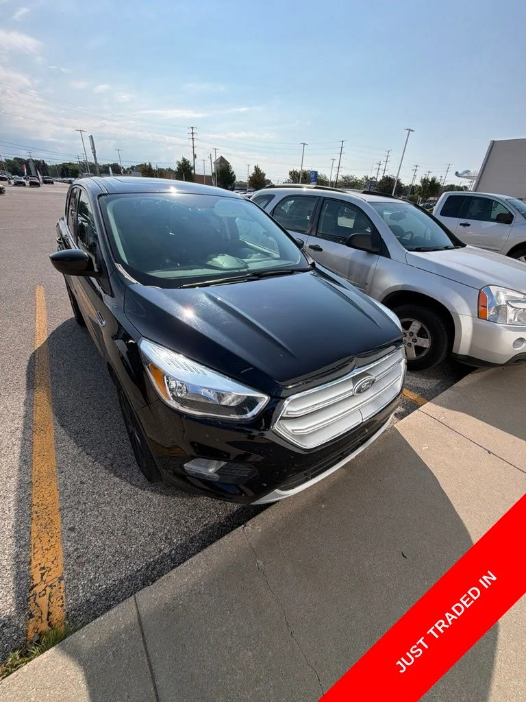 Used 2017 Black Ford SE image 3