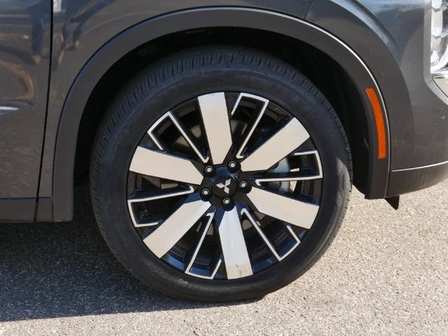 Certified Used 2026 Graphite Gray Mitsubishi SE image 7