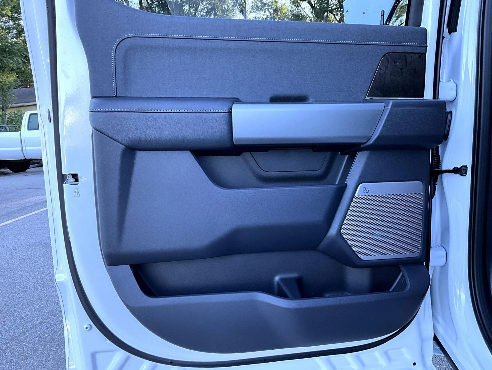 New 2027 White Ford Lariat image 24