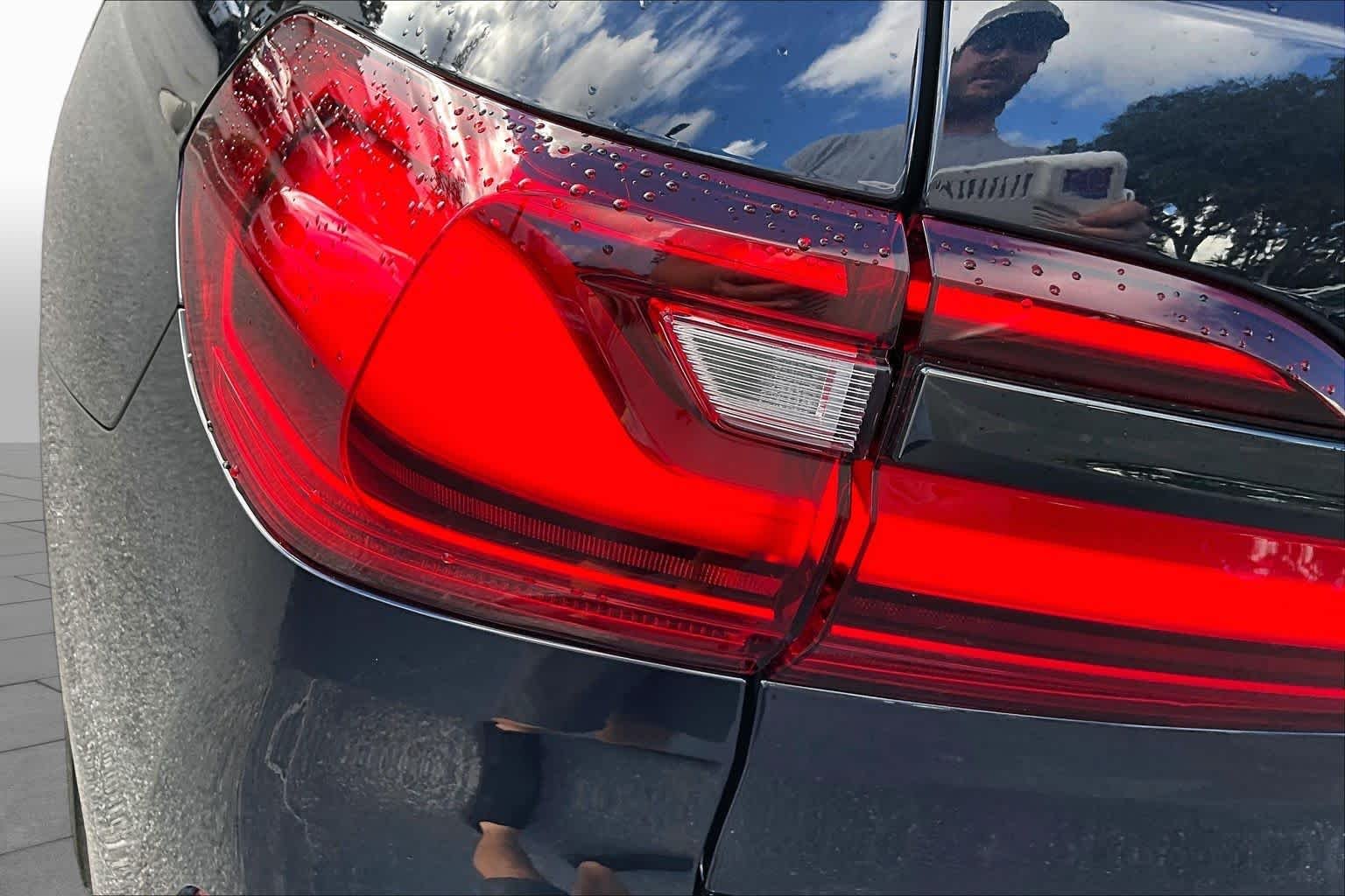 Used 2021 Carbon Black Metallic BMW xDrive40i image 29