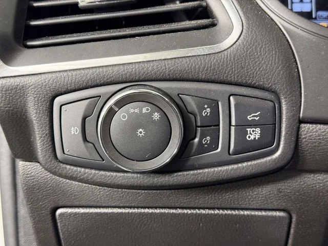 Used 2022 White Ford Titanium image 20
