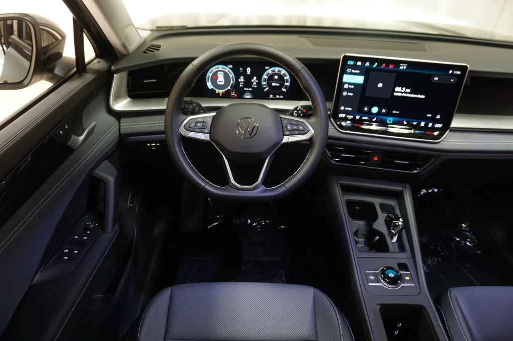 New 2026 Platinum Gray Volkswagen 2.0T SE image 12