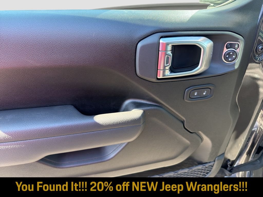 New 2026 Granite Crystal Metallic Clearcoat Jeep Sport S image 9