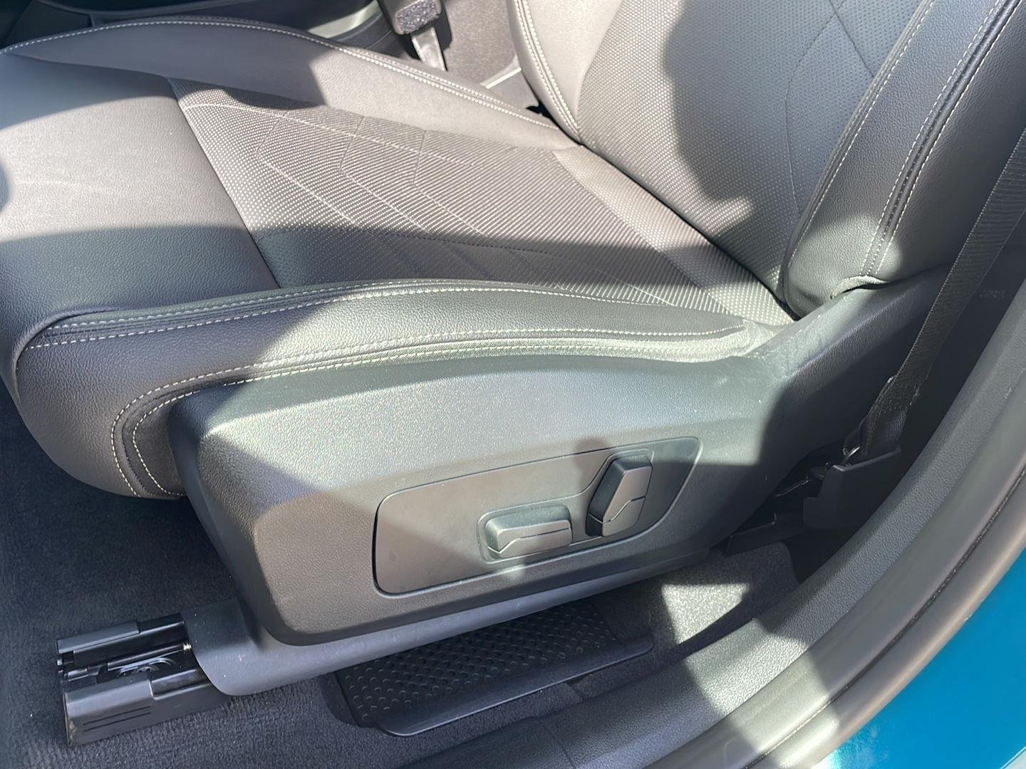Used 2023 Blue Bay Lagoon Metallic BMW xDrive28i image 18