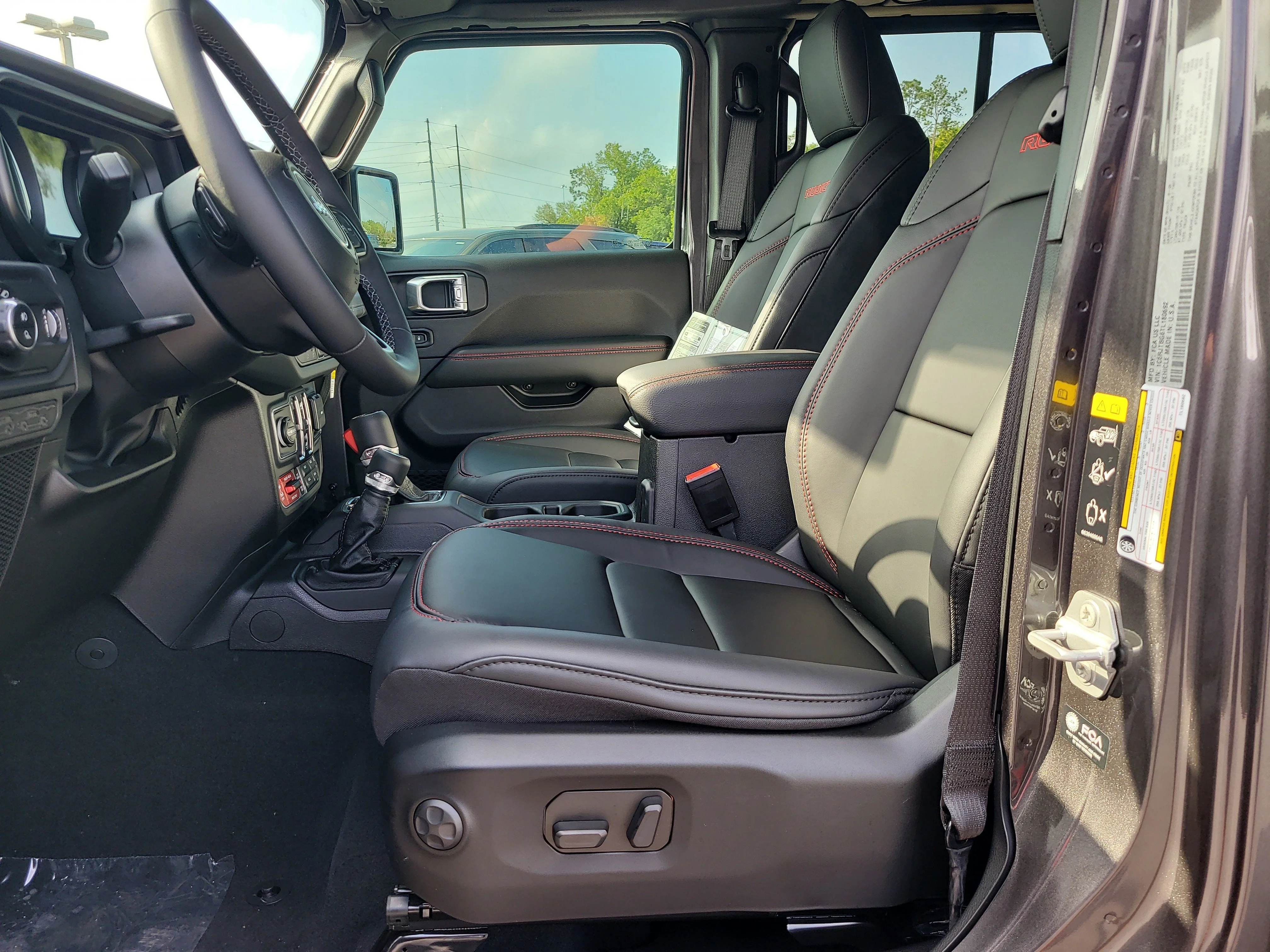 New 2026 Granite Crystal Metallic Clearcoat Jeep Rubicon X image 13