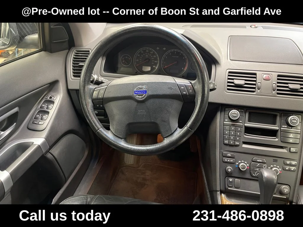 Used 2008 Black Volvo 3.2 image 16