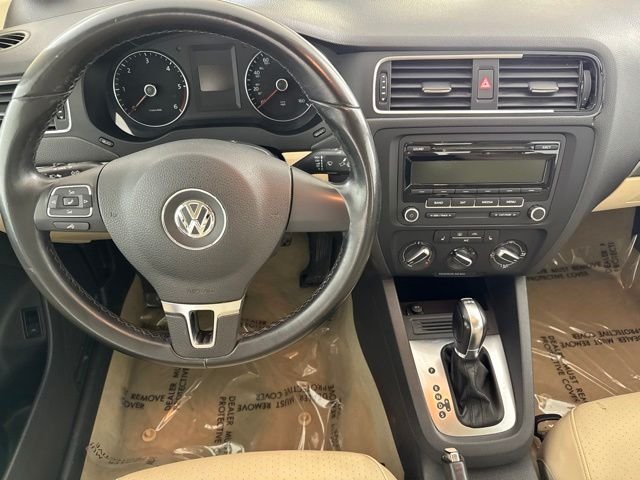 Used 2014  Volkswagen 2.0L TDI image 27