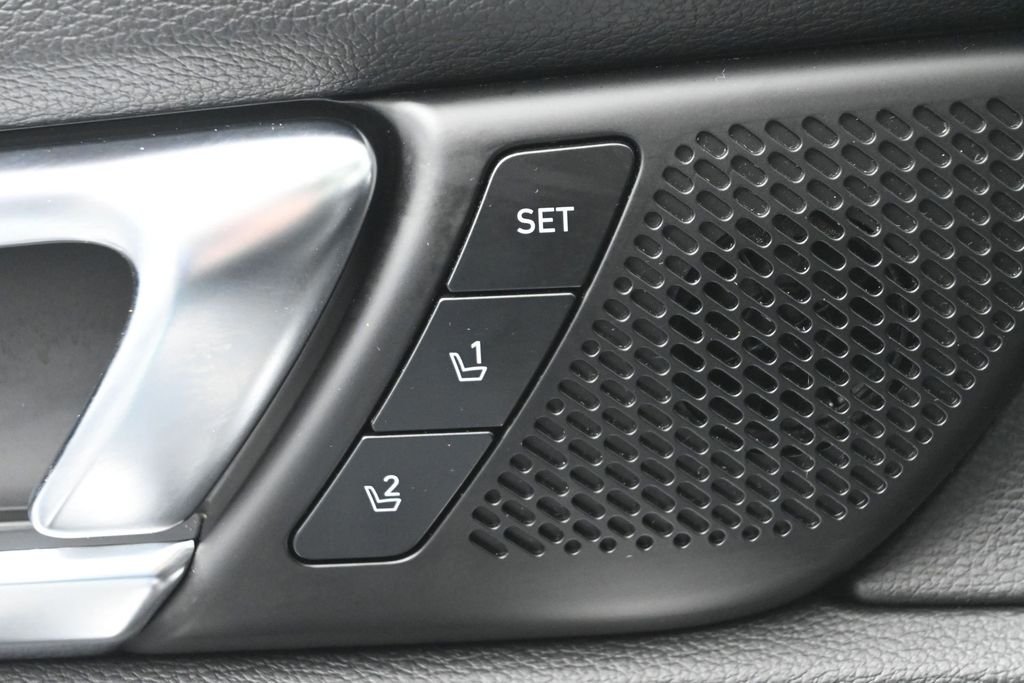 Used 2021 White Kia SX image 17