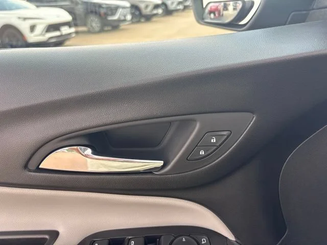 2020 Chevrolet Equinox LS - Photo 11