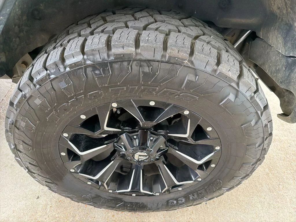 Used 2020 Black Jeep Unlimited Sahara image 13