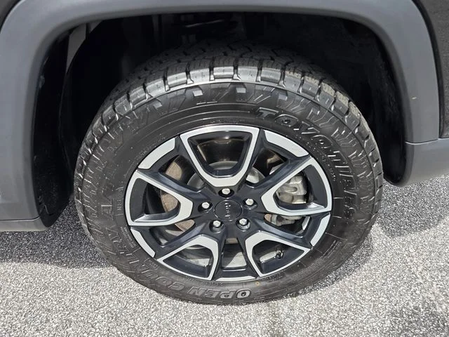 Used 2024 Black Jeep Trailhawk image 11