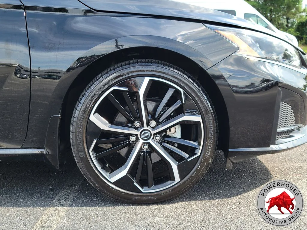 Used 2024 Black Nissan 2.5 SR image 12
