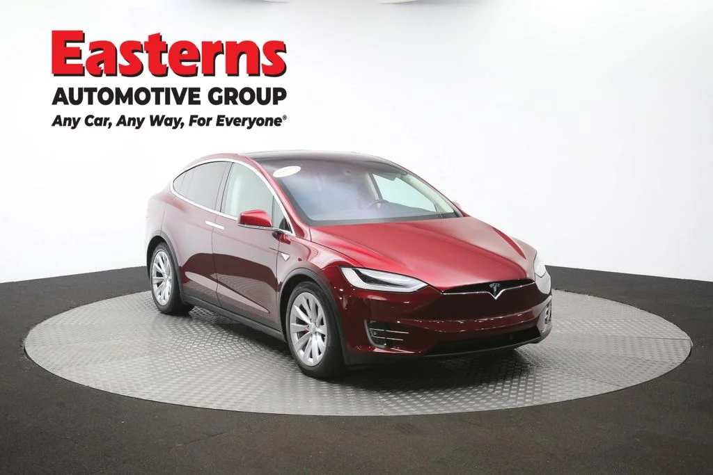 Used 2016 Red Tesla P90D image 47