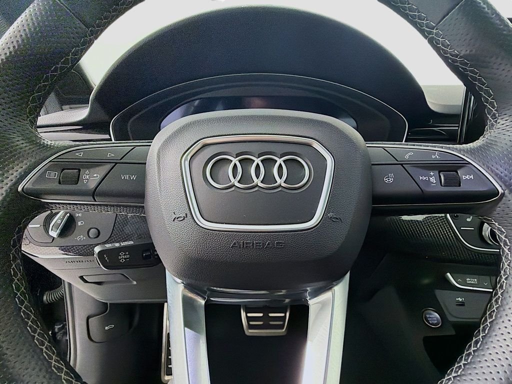 Used 2023 Mythos Black Metallic Audi Premium Plus 3.0 TFSI quattro image 11