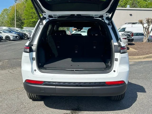 2025 Jeep Grand Cherokee Altitude - Photo 13