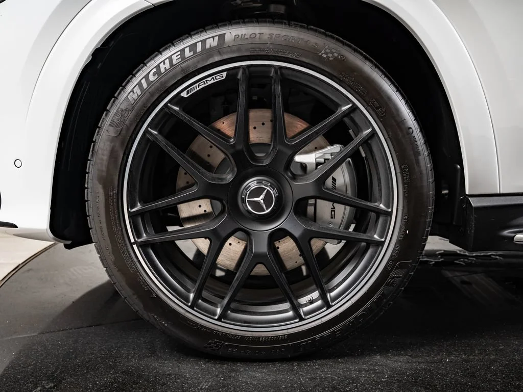 New 2026 Manufaktur Moonlight White Metallic Mercedes-Benz GLE 53 AMG® image 13