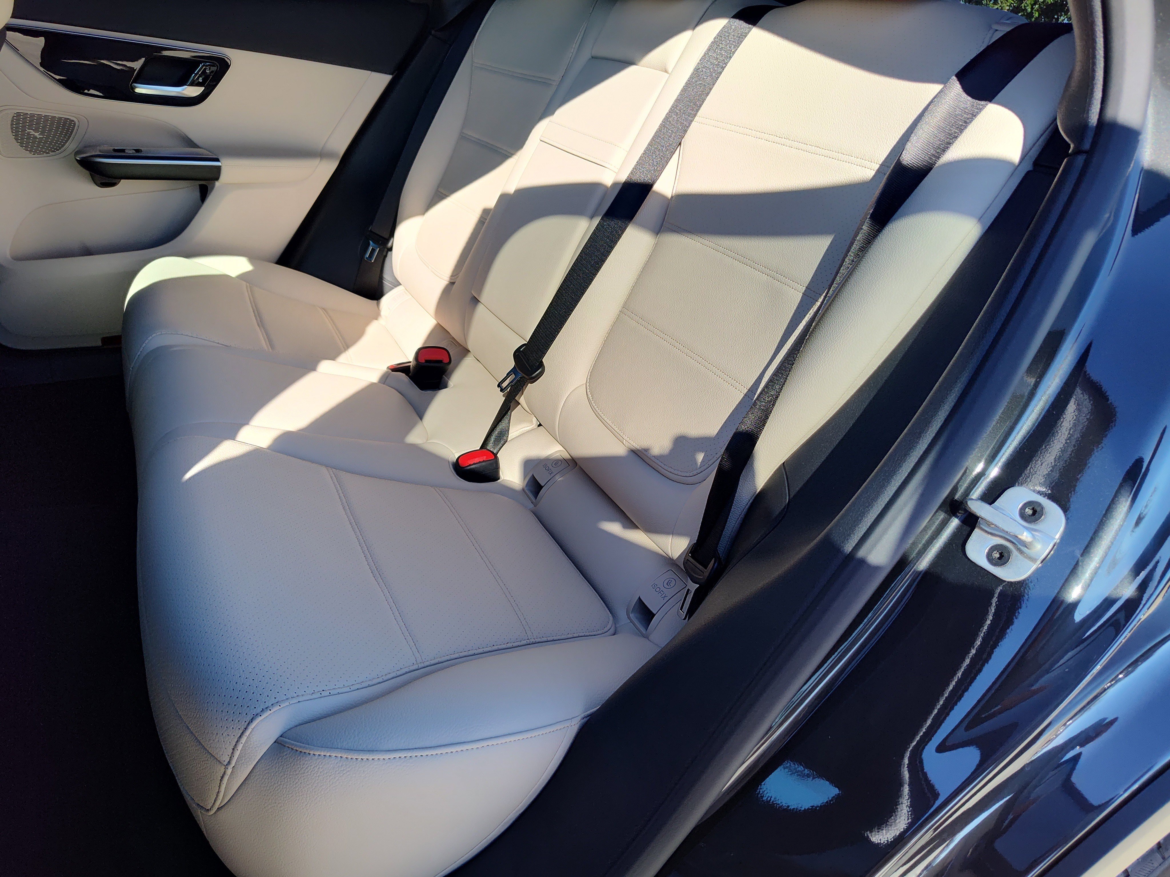 New 2026 Graphite Grey Metallic Mercedes-Benz GLC 300 image 27